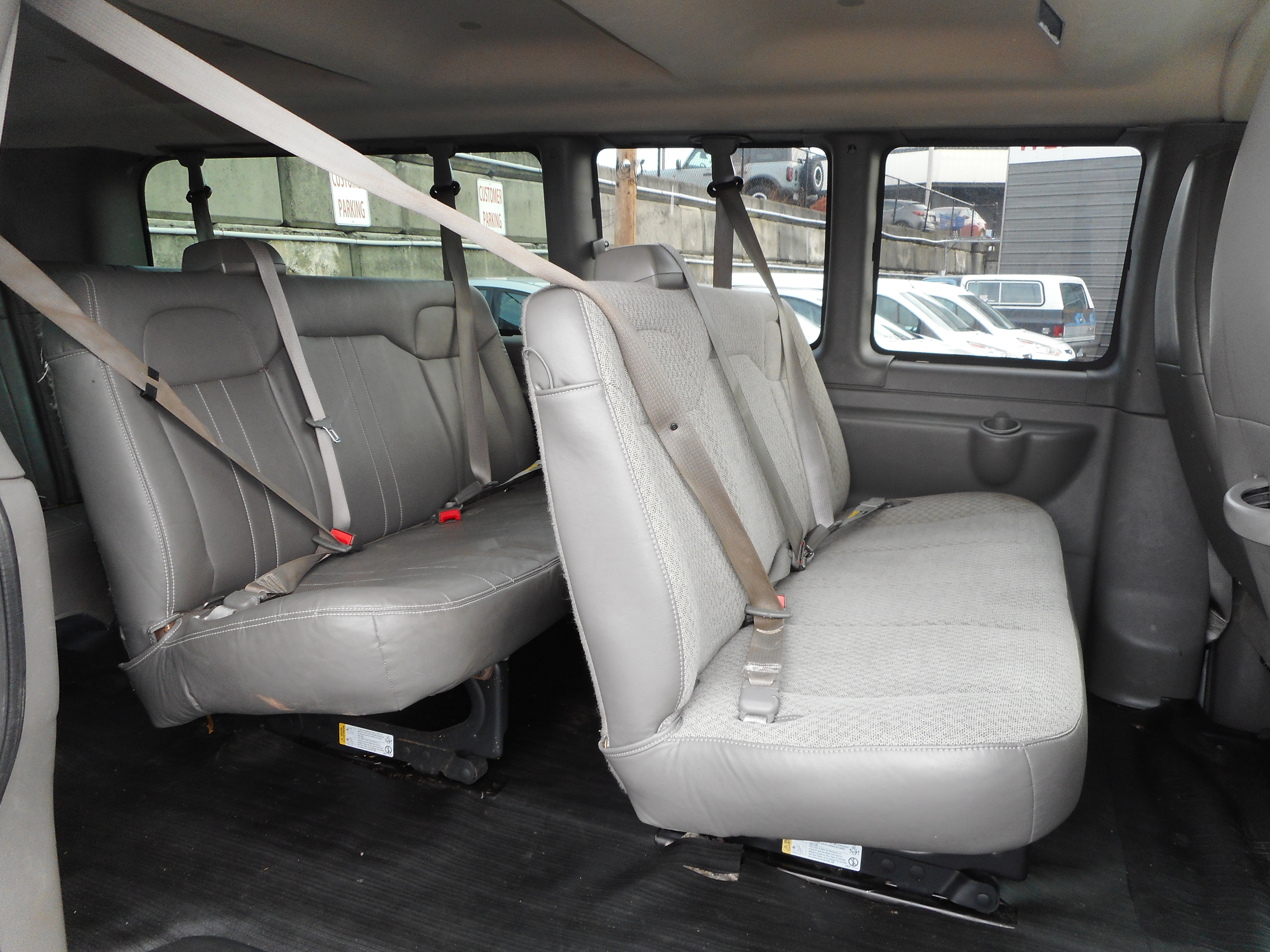 Used 2014 Chevrolet Express 3500 LS image 21