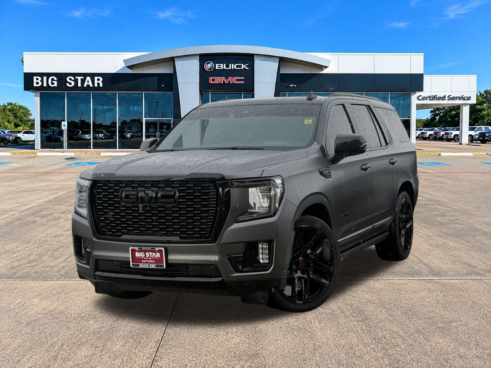 Used 2024 GMC Yukon Denali Ultimate AWD/4WD image 2