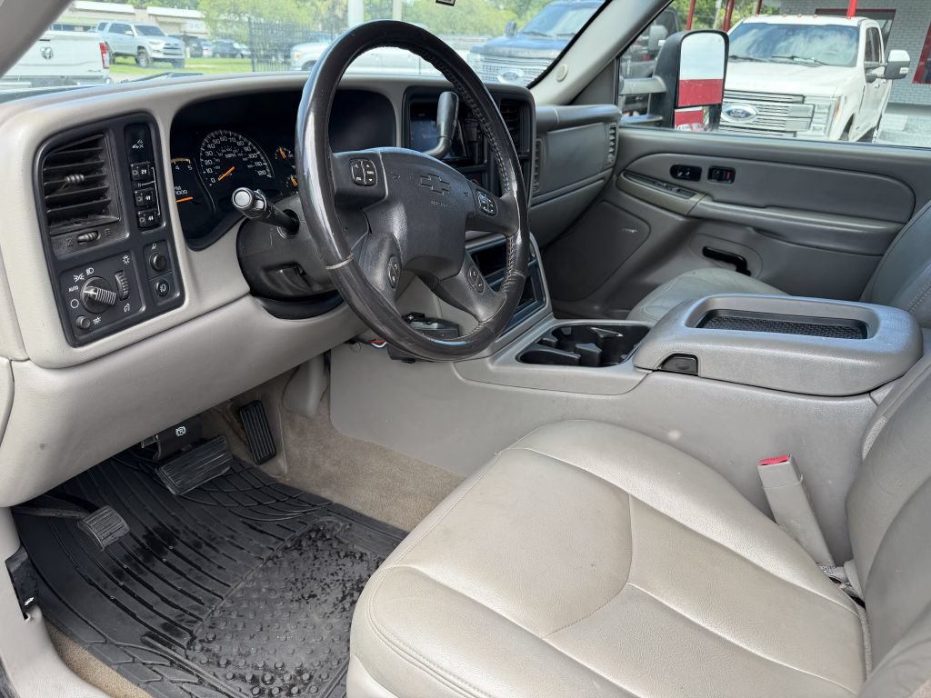 Used 2005 Chevrolet Silverado 2500 LT w/ Heavy-Duty Power Package AWD/4WD image 14