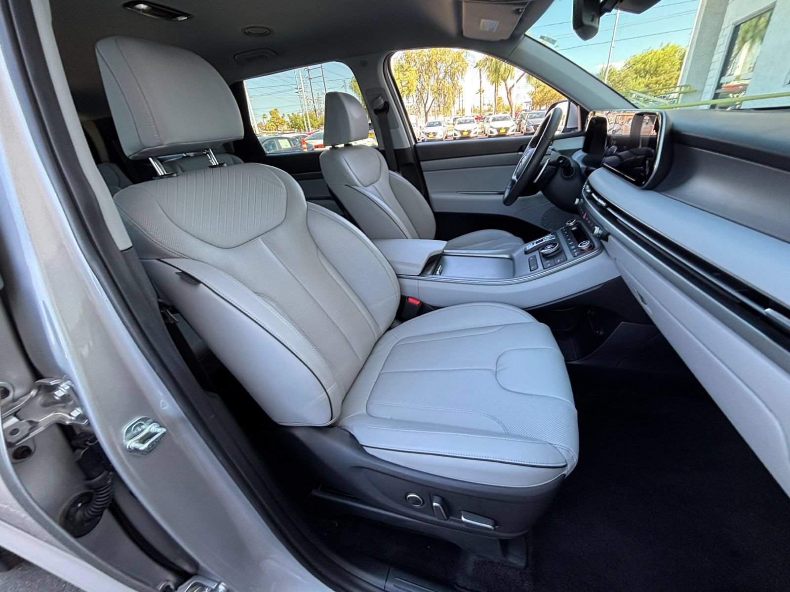 Used 2025 Hyundai Palisade SEL FWD image 39