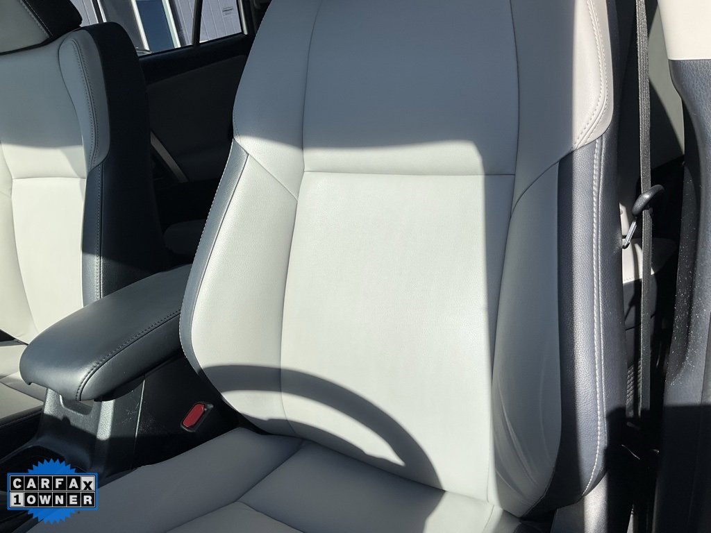 Used 2017 Toyota RAV4 Limited image 18