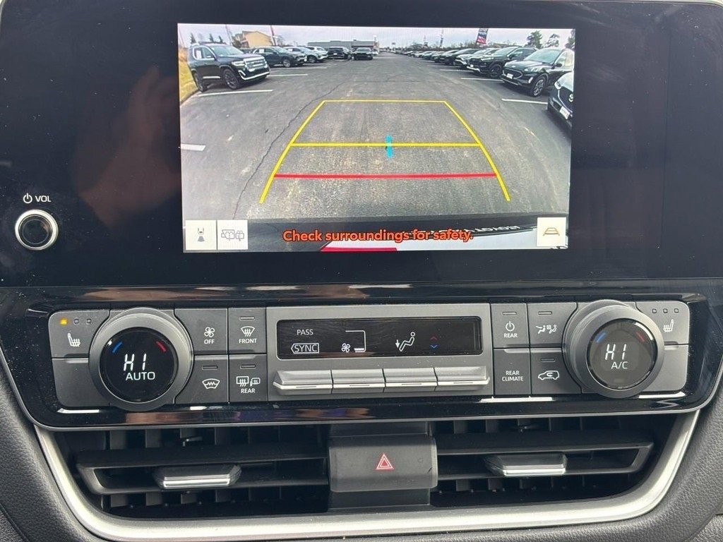 Used 2025 Toyota Grand Highlander AWD image 31