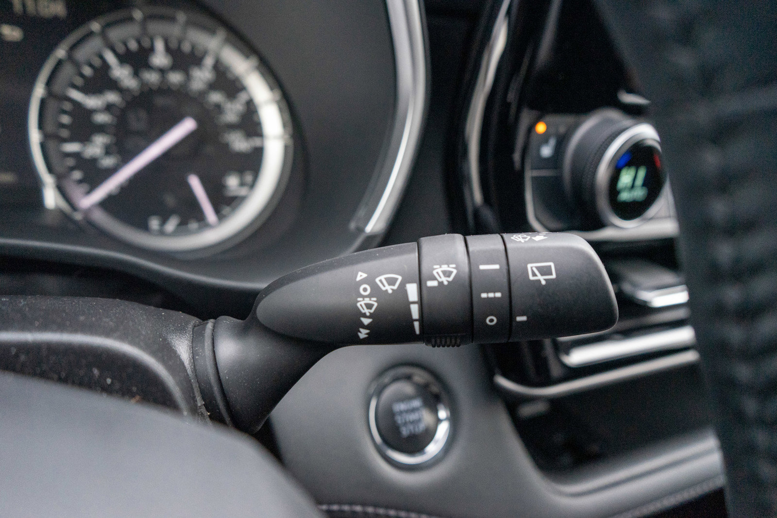 Used 2022 Toyota Highlander XLE image 27