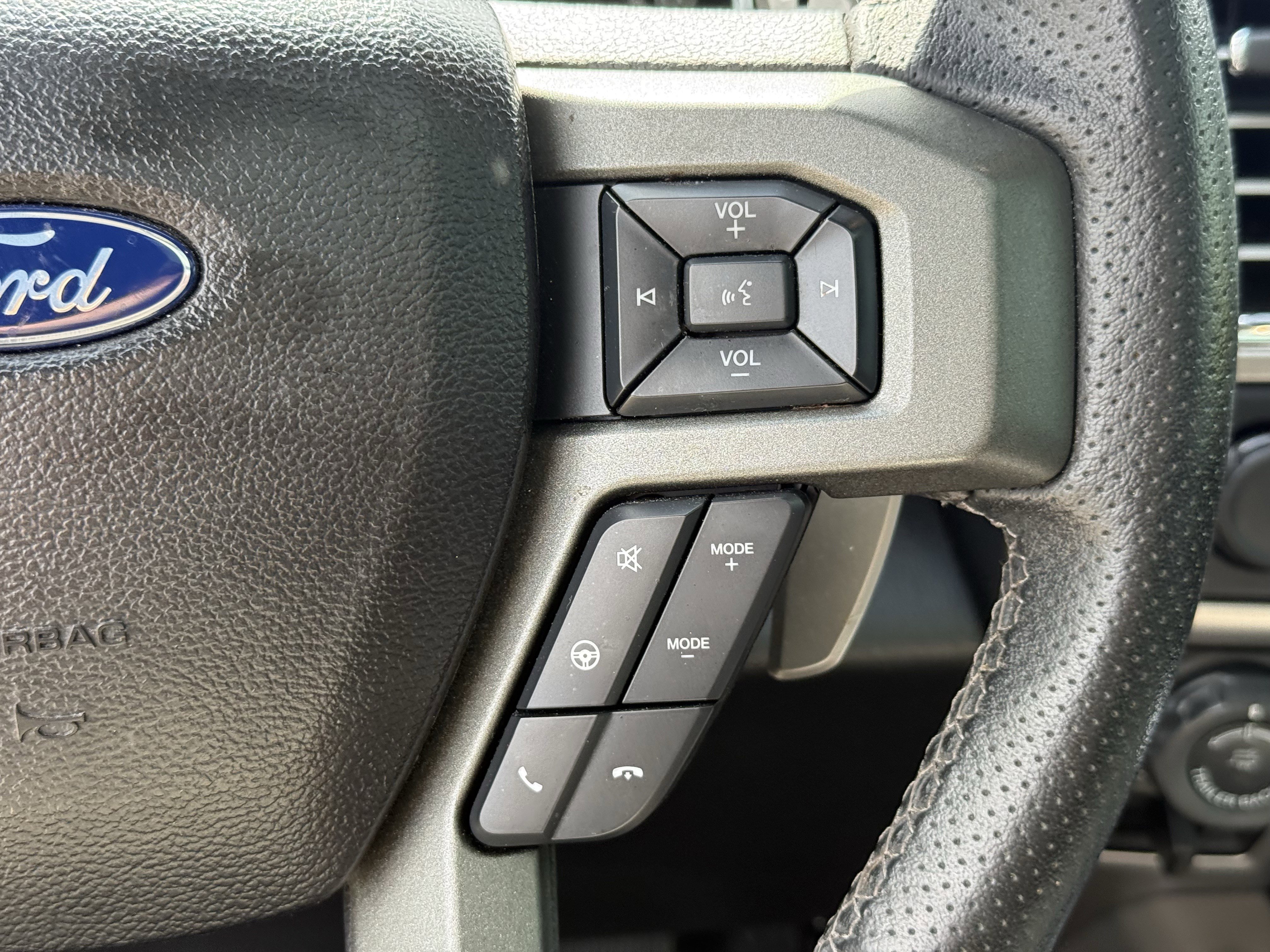 Used 2017 Ford F150 Platinum w/ Equipment Group 701A Luxury image 17