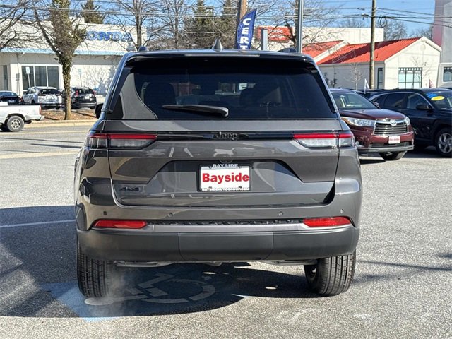 New 2026 Jeep Grand Cherokee Laredo image 18