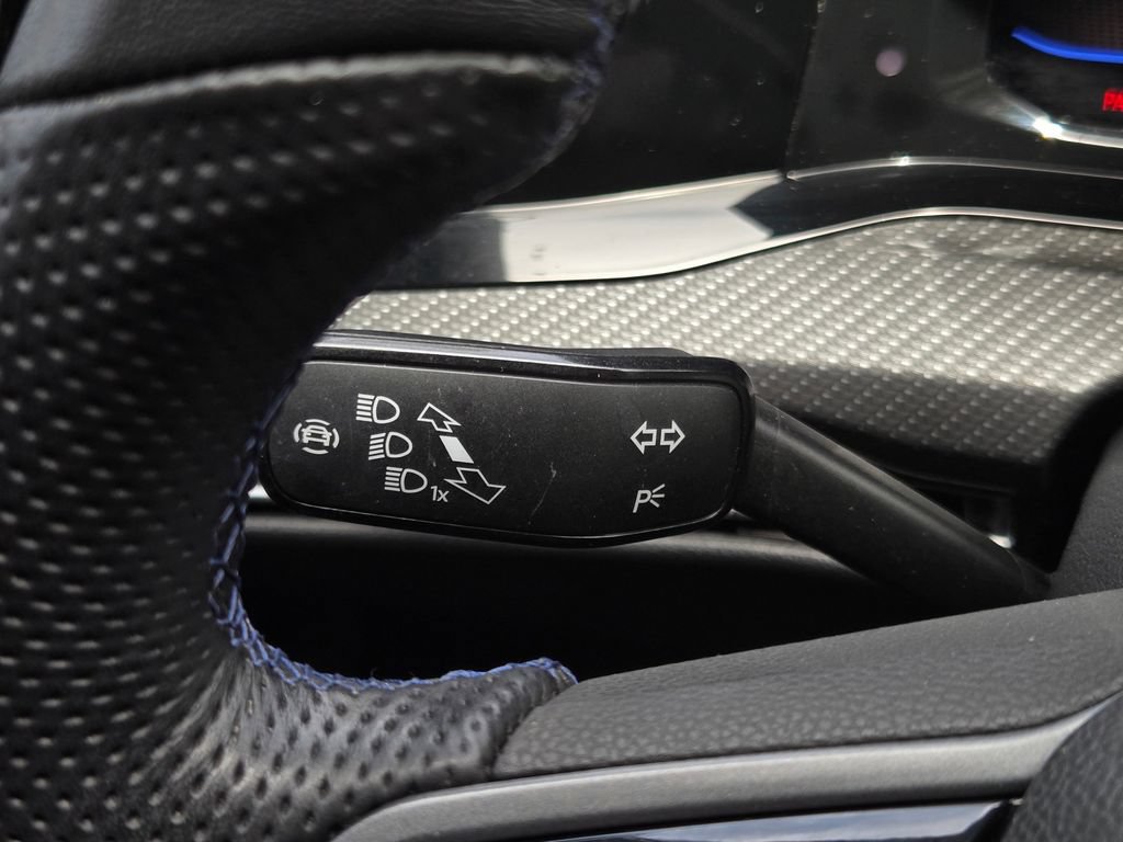 Used 2022 Volkswagen Golf R AWD/4WD image 33