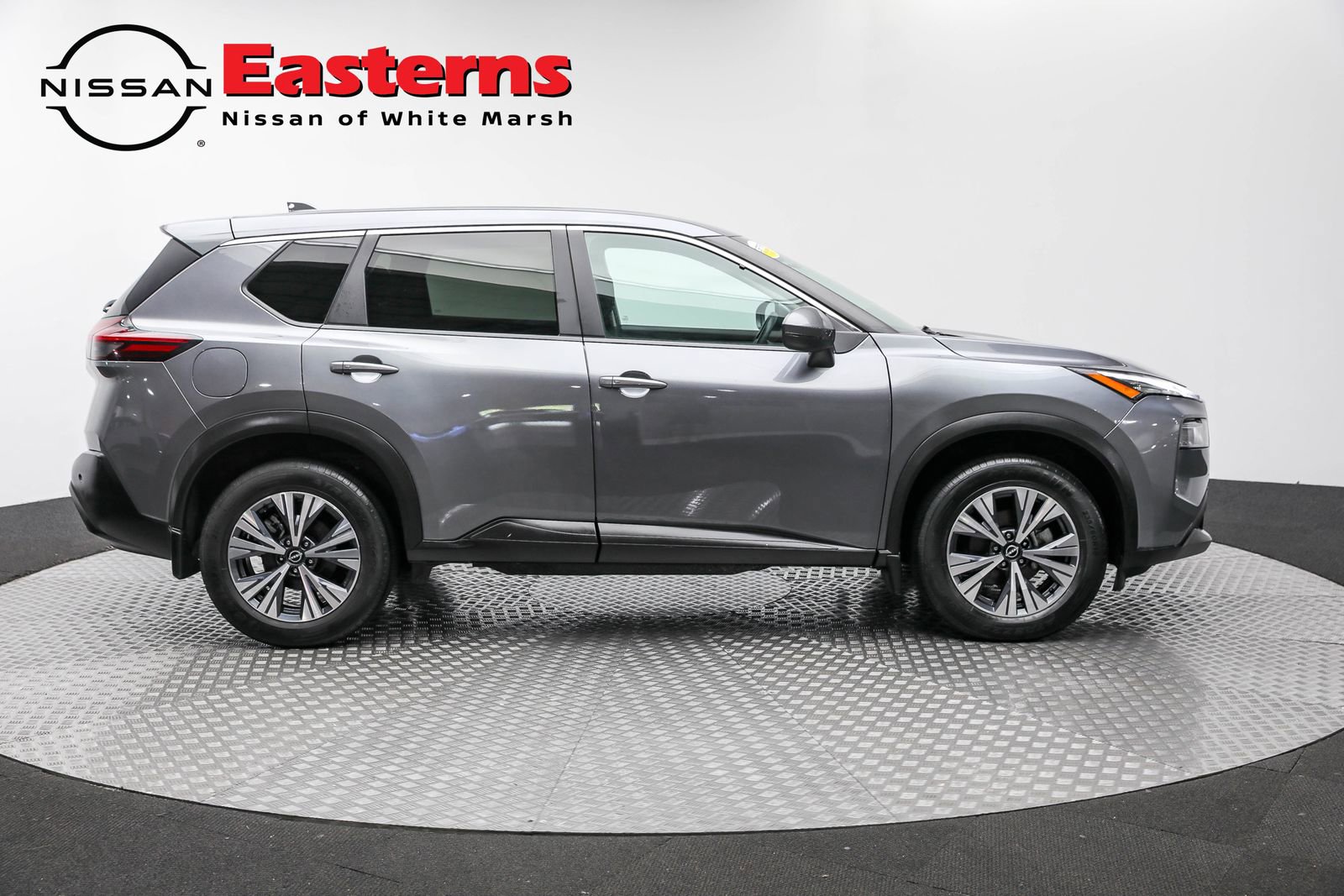 Used 2022 Nissan Rogue SV image 9