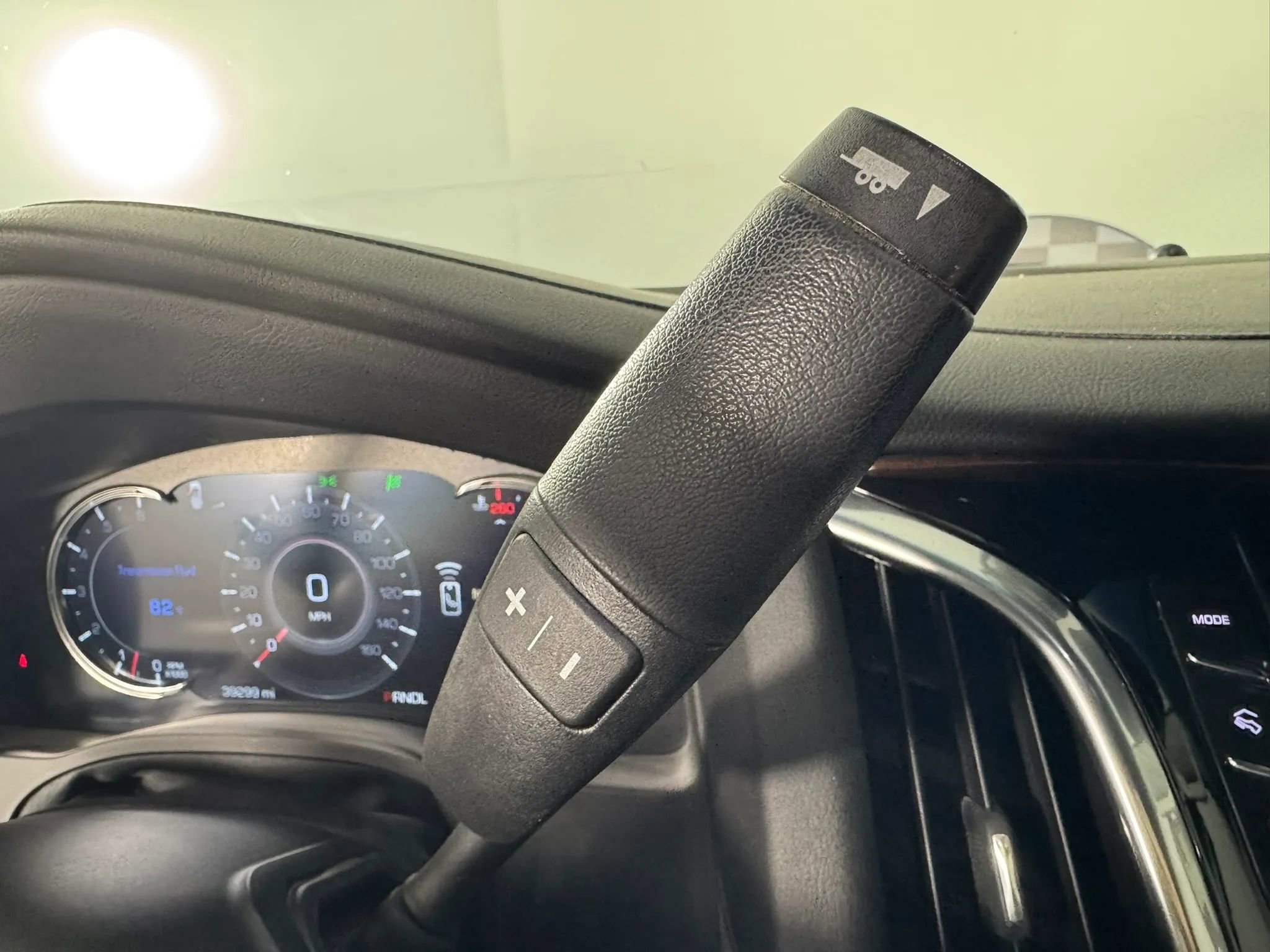 Used 2018 Cadillac Escalade Premium Luxury image 23