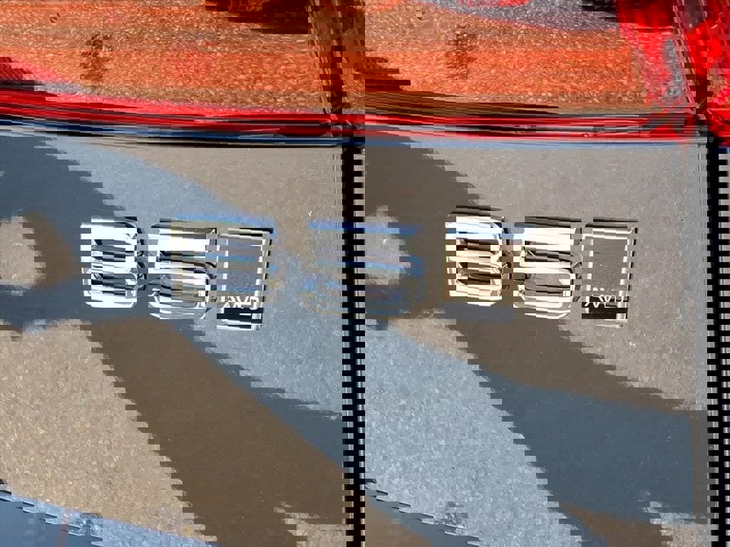 New 2026 Volvo XC60 B5 Plus w/ Protection Package Premier image 6