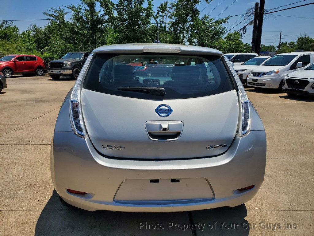 Used 2016 Nissan Leaf SL w/ Premium Package FWD image 10