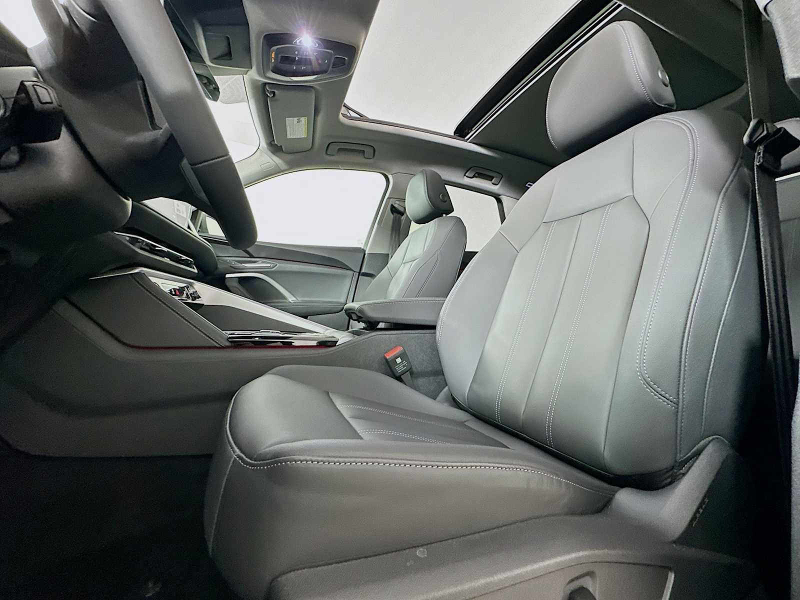 New 2025 Audi Q5 Premium image 18