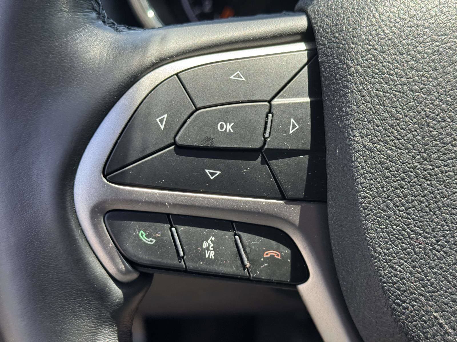 Used 2018 Jeep Grand Cherokee Altitude AWD/4WD image 20