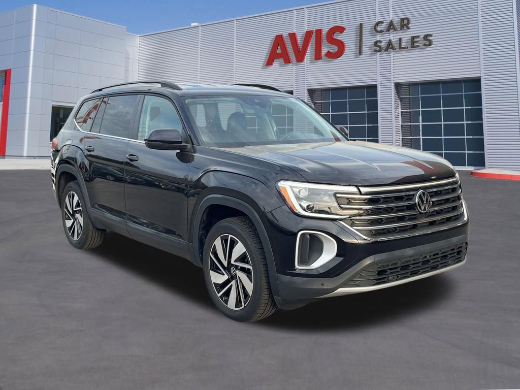 Used 2025 Volkswagen Atlas SE image 3
