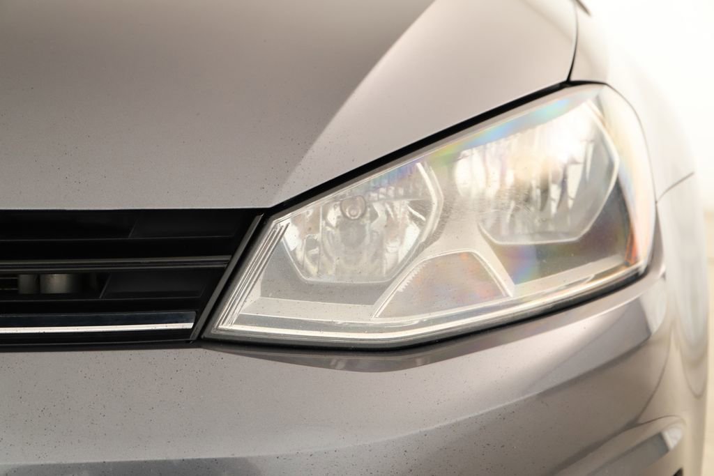Used 2017 Volkswagen Golf S image 37
