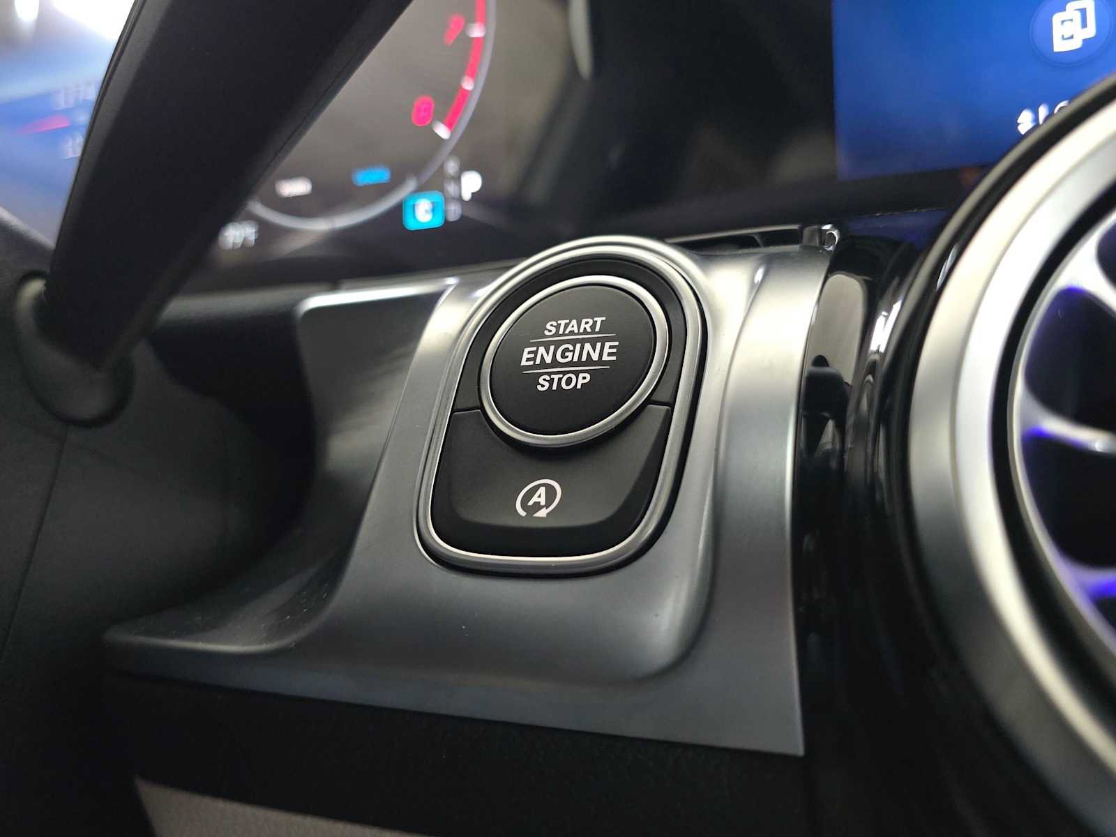 Certified 2026 Mercedes-Benz GLB 250 4MATIC image 35