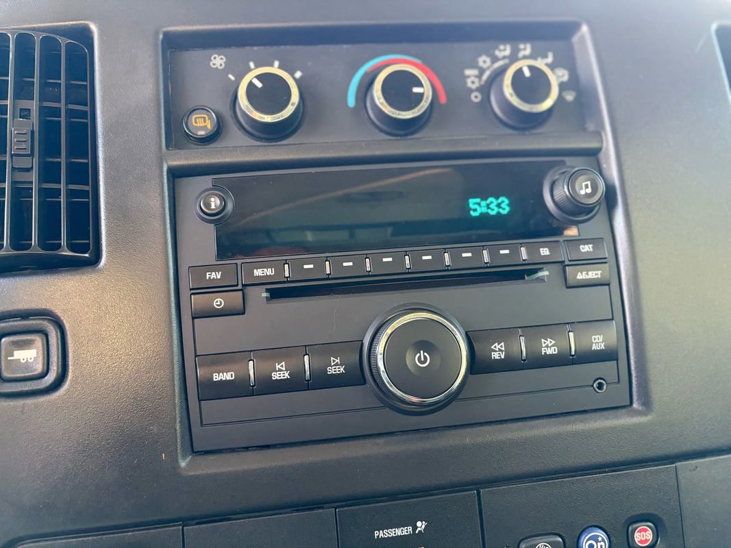 Used 2016 Chevrolet Express 3500 image 26