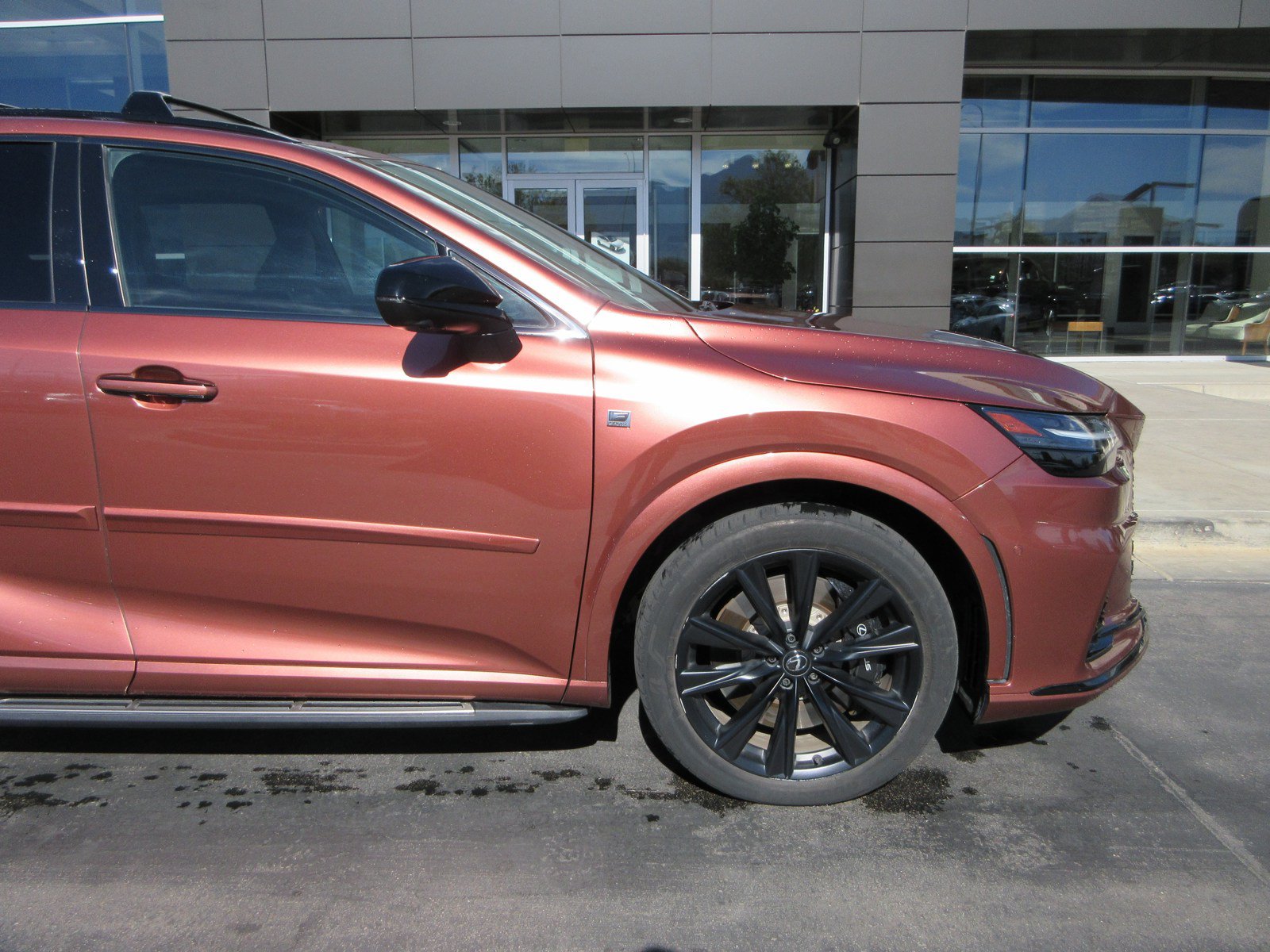 Used 2023 Lexus RX 500h F Sport w/ Cold Area Package AWD/4WD image 13