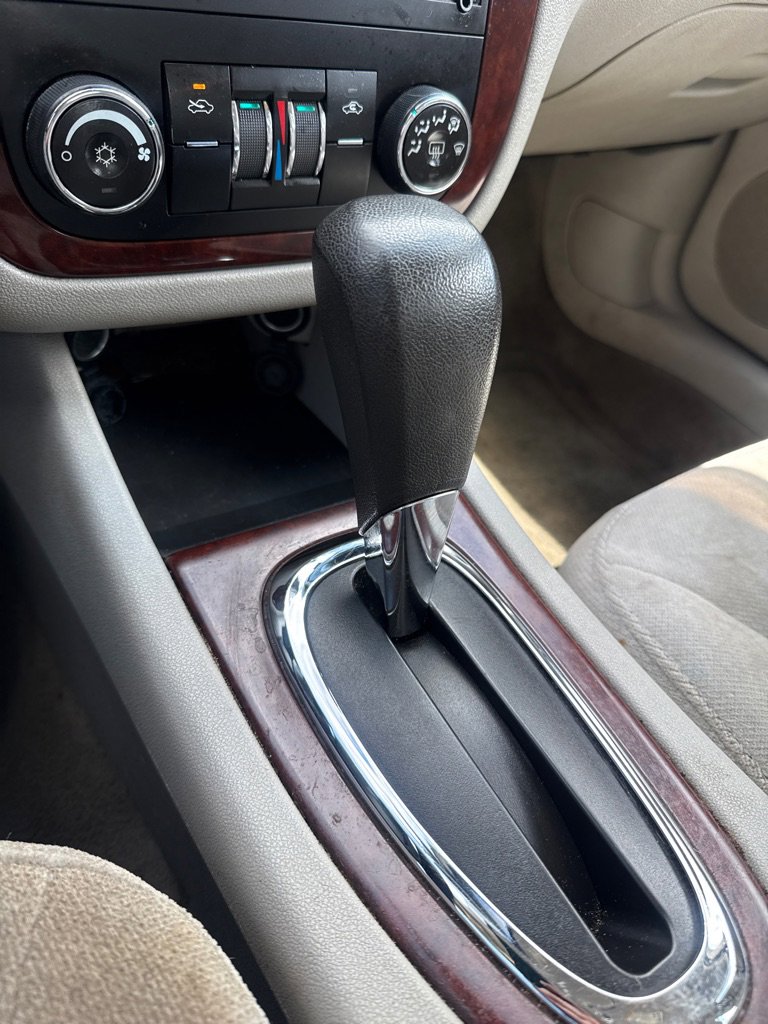 Used 2008 Chevrolet Impala LT FWD image 16