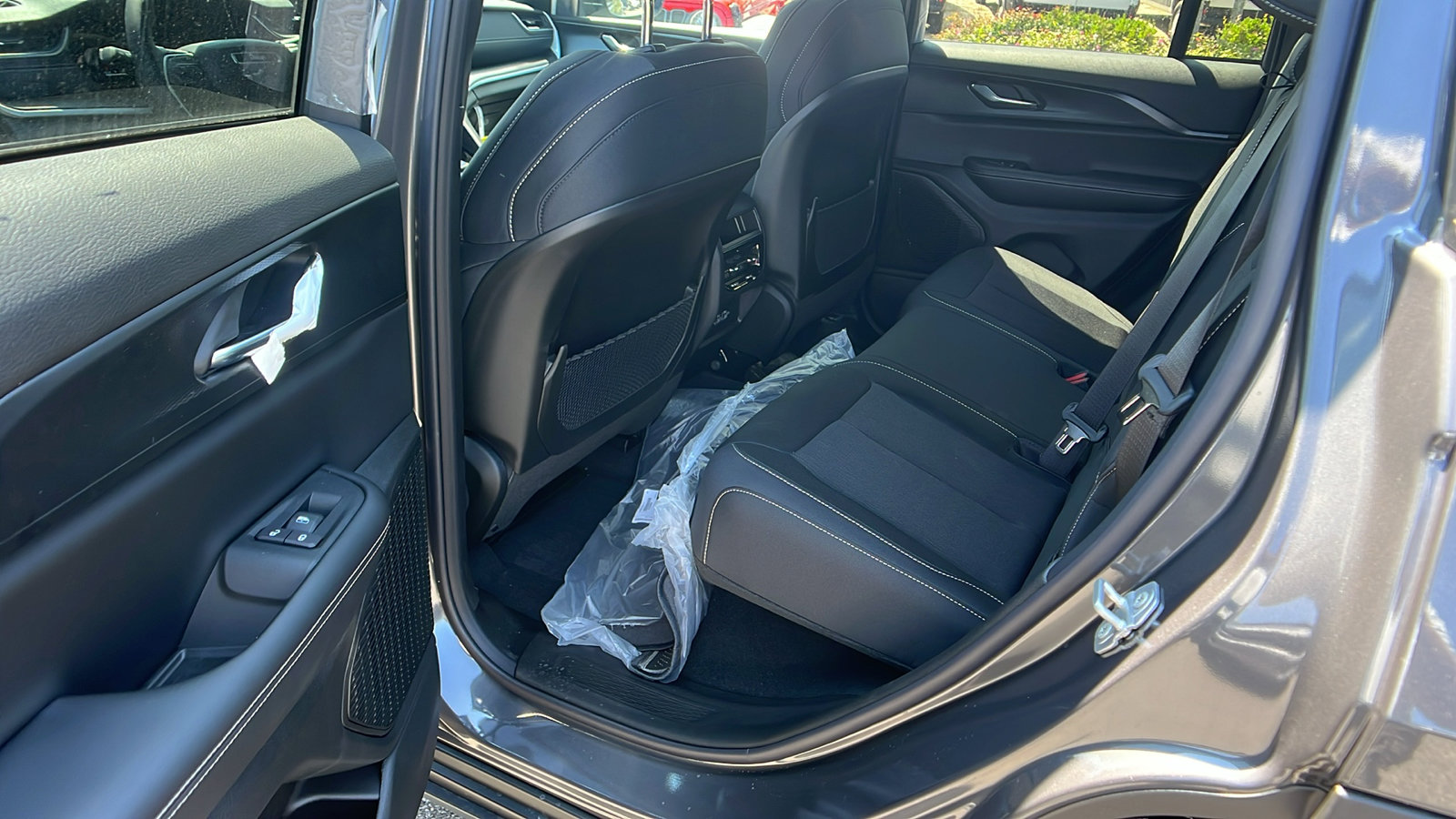 New 2025 Jeep Grand Cherokee Laredo w/ MOPAR Finishing Package image 20