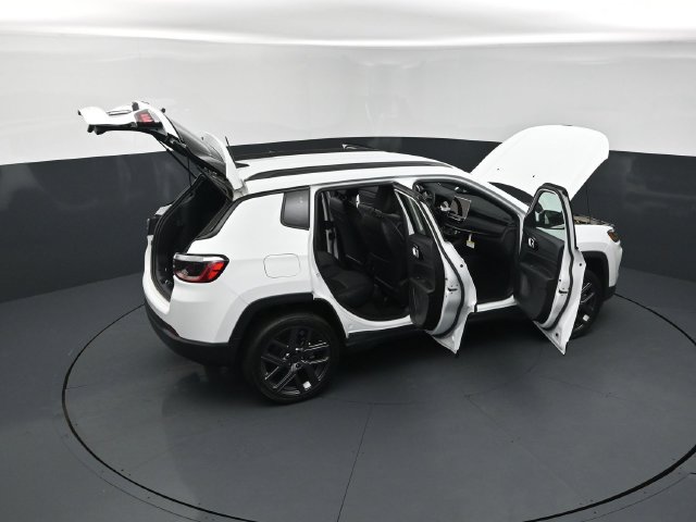 New 2026 Jeep Compass Latitude AWD/4WD image 30