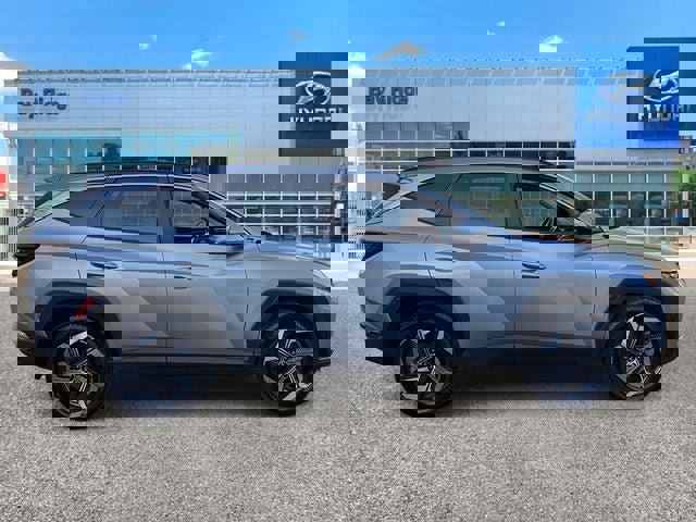 Used 2023 Hyundai Tucson SEL w/ Convenience Package image 2