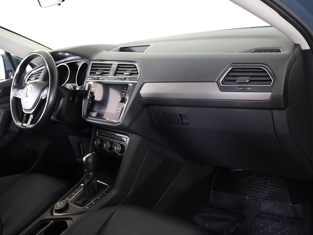 Used 2019 Volkswagen Tiguan SE w/ Panoramic Sunroof Package image 28