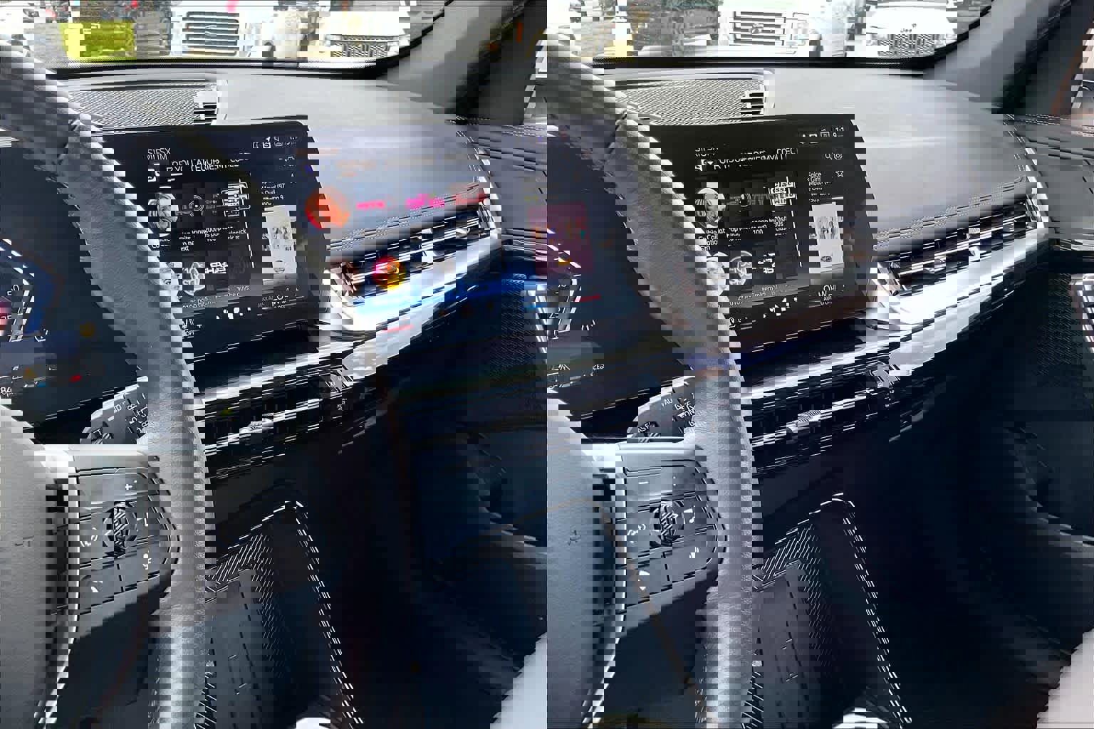 Used 2025 BMW X1 xDrive28i image 6