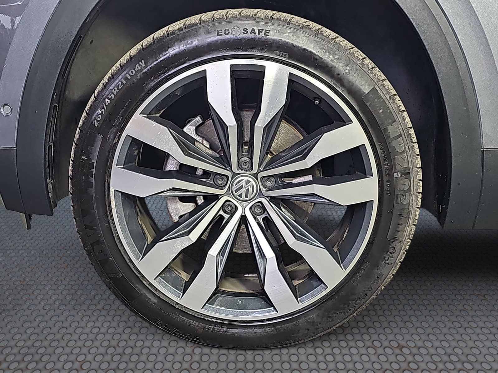 Used 2020 Volkswagen Atlas SEL R-Line AWD/4WD image 26