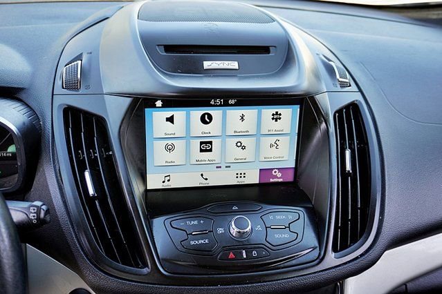 Used 2016 Ford C-MAX Energi SEL FWD image 24