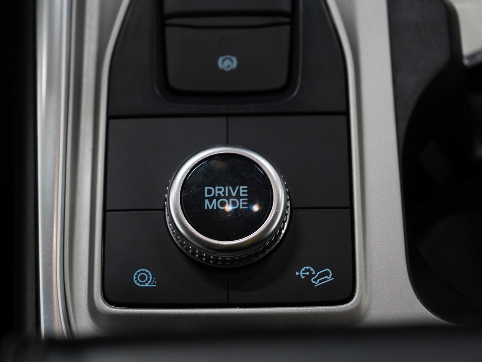 Used 2021 Ford Explorer Limited image 24