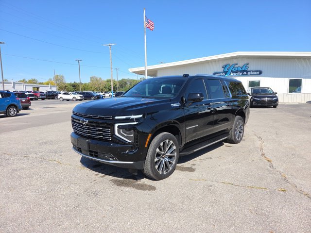 Used 2026 Chevrolet Suburban High Country w/ Sun And Tow Package AWD/4WD image 2
