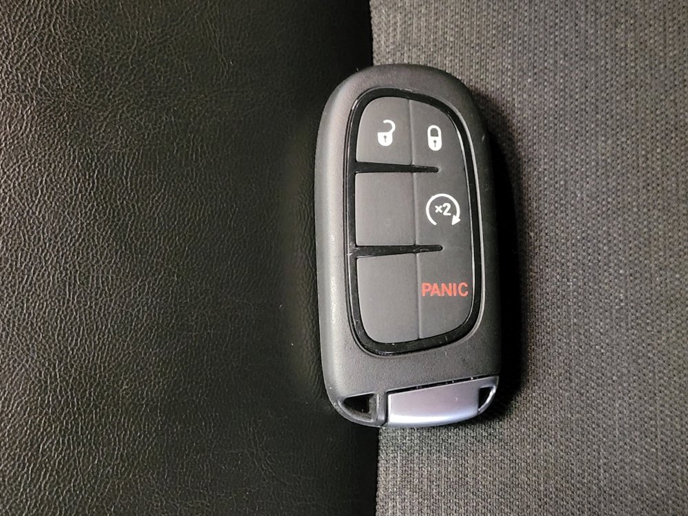 Used 2022 Jeep Cherokee Trailhawk w/ Sun, Sound & Nav Group AWD/4WD image 32