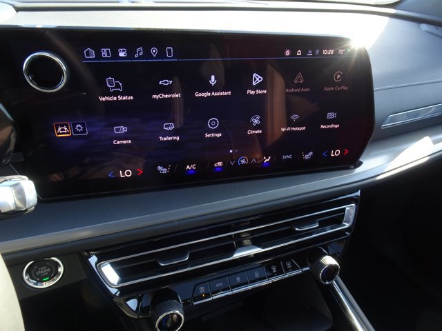 New 2027 Chevrolet Traverse LT w/ Sun and Wheel Package FWD image 9