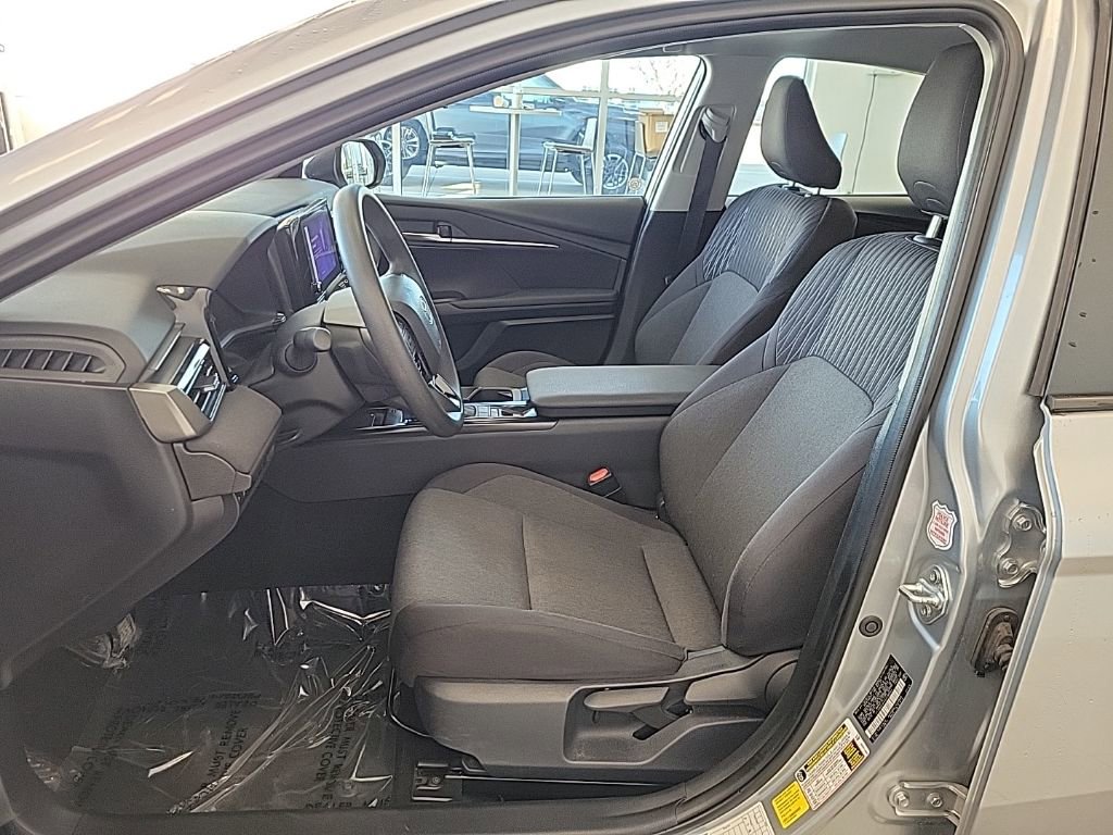 Used 2025 Toyota Camry LE image 8