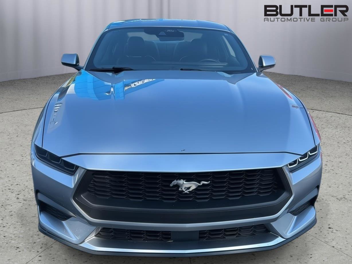 Used 2024 Ford Mustang Premium image 7