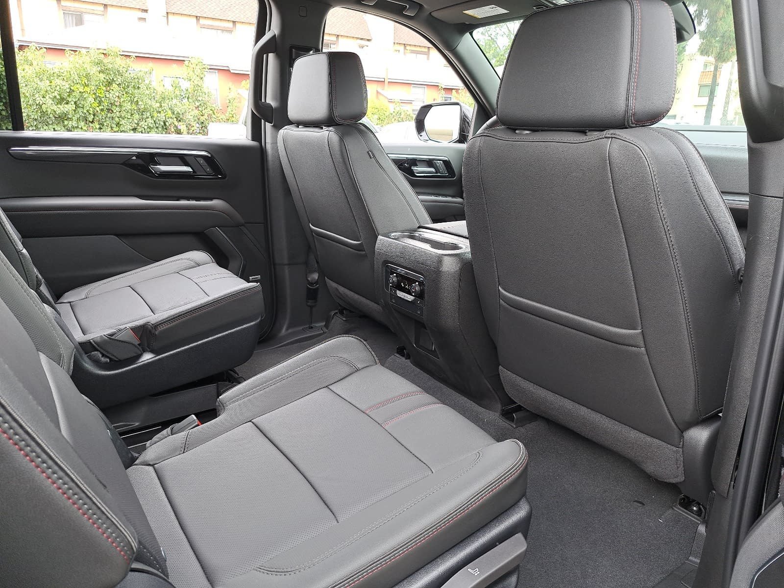 Used 2026 Chevrolet Suburban RST w/ Comfort Package RWD image 11