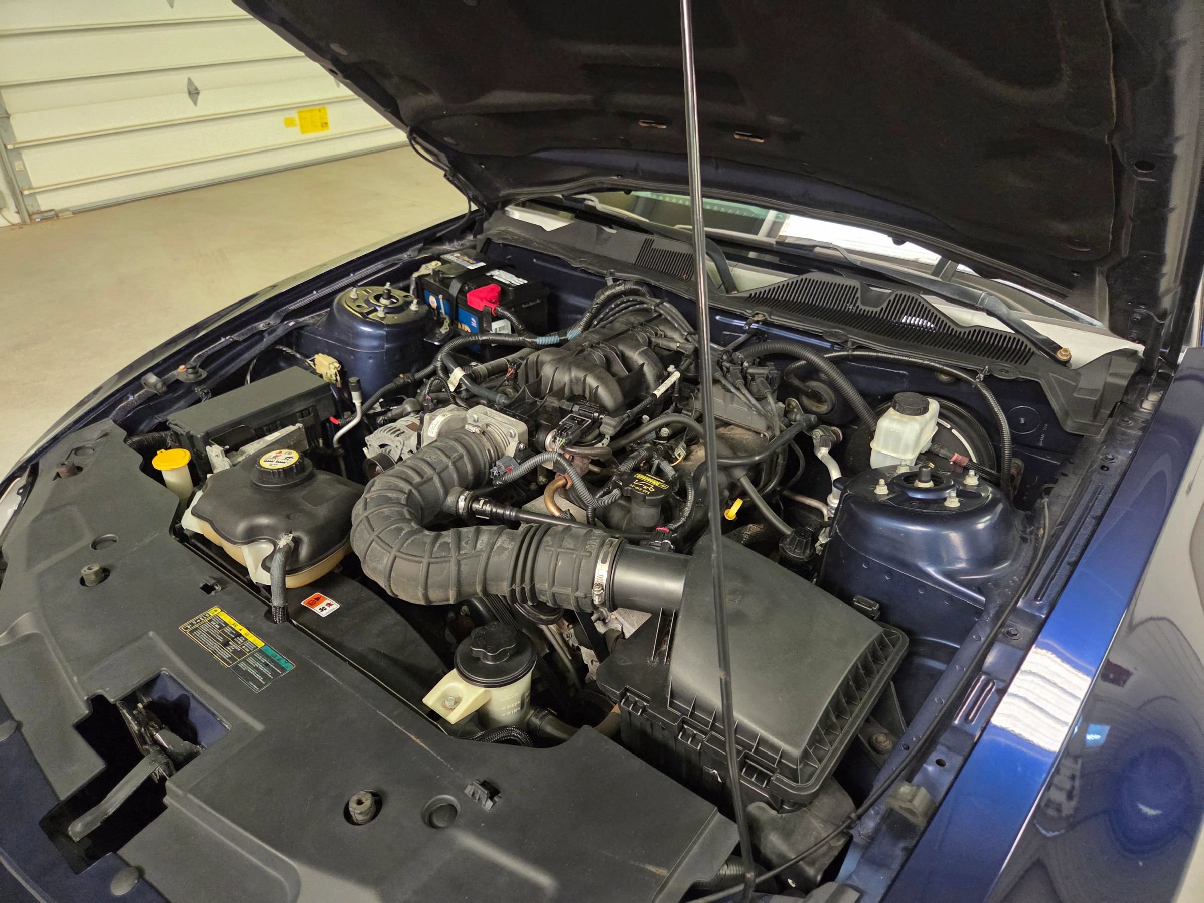 Used 2010 Ford Mustang Convertible RWD image 40