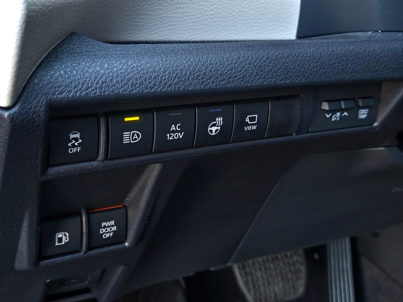 Certified 2026 Toyota Sienna Platinum image 19