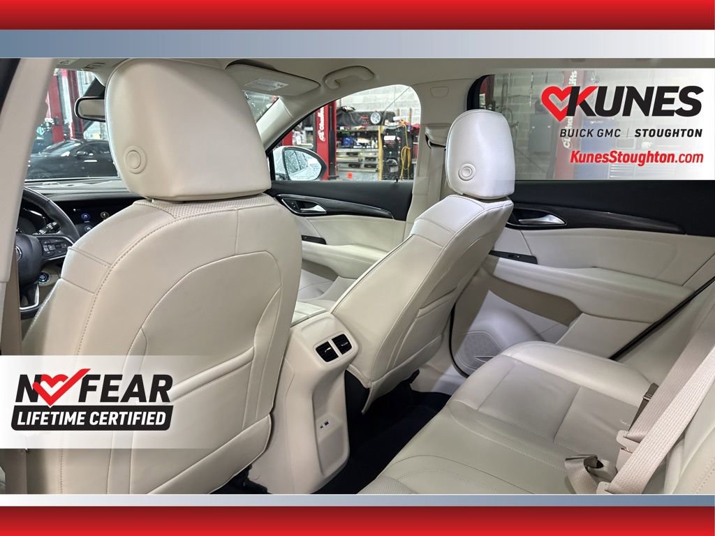 Used 2023 Buick Envision Essence image 37