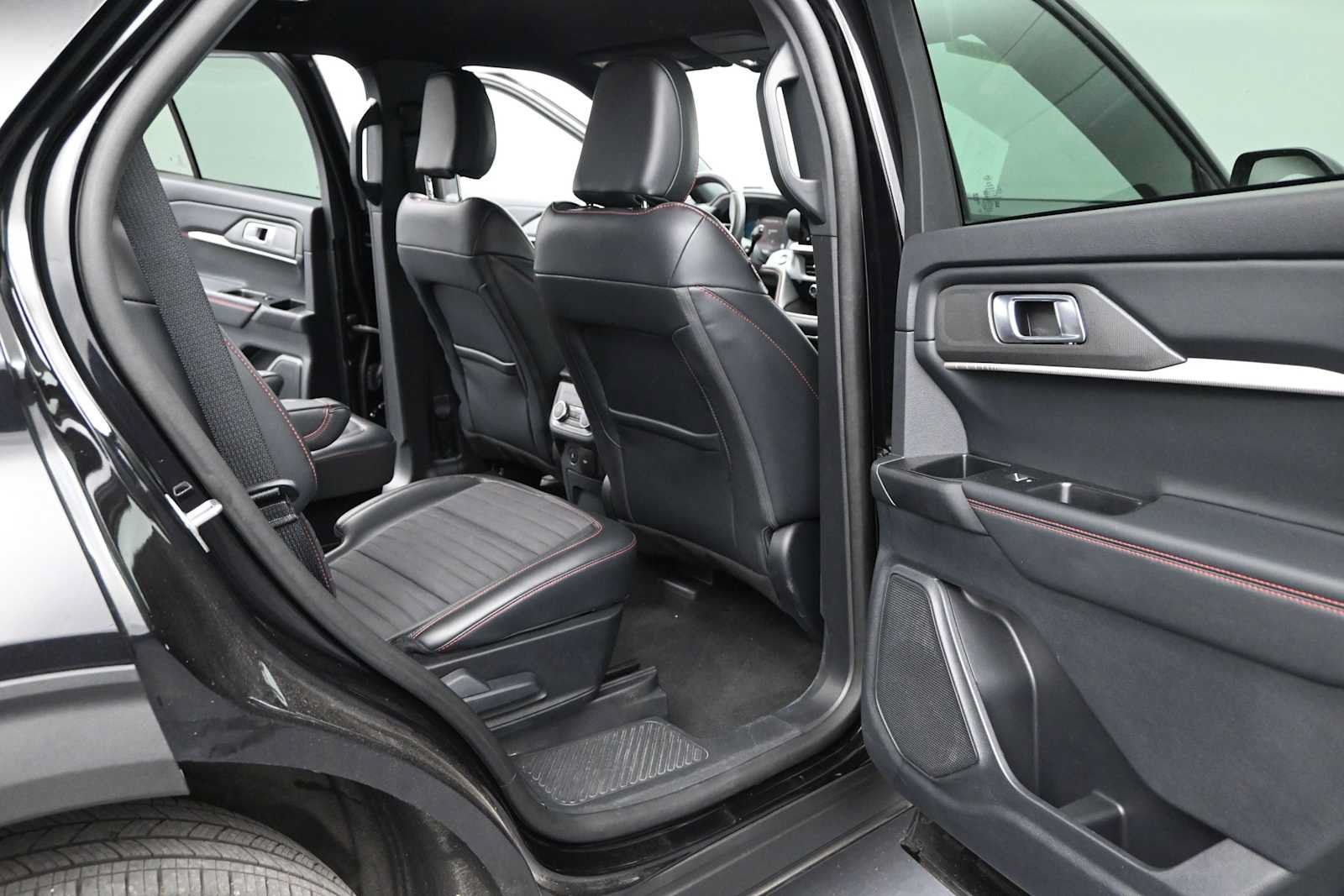 Used 2025 Ford Explorer ST-Line AWD/4WD image 81