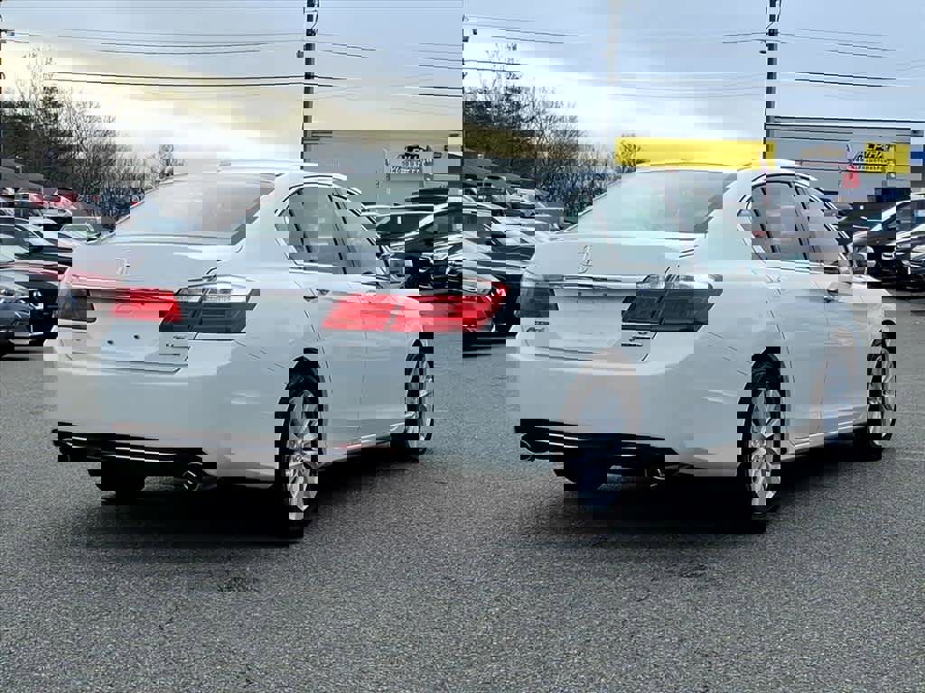 Used 2015 Honda Accord Touring image 5