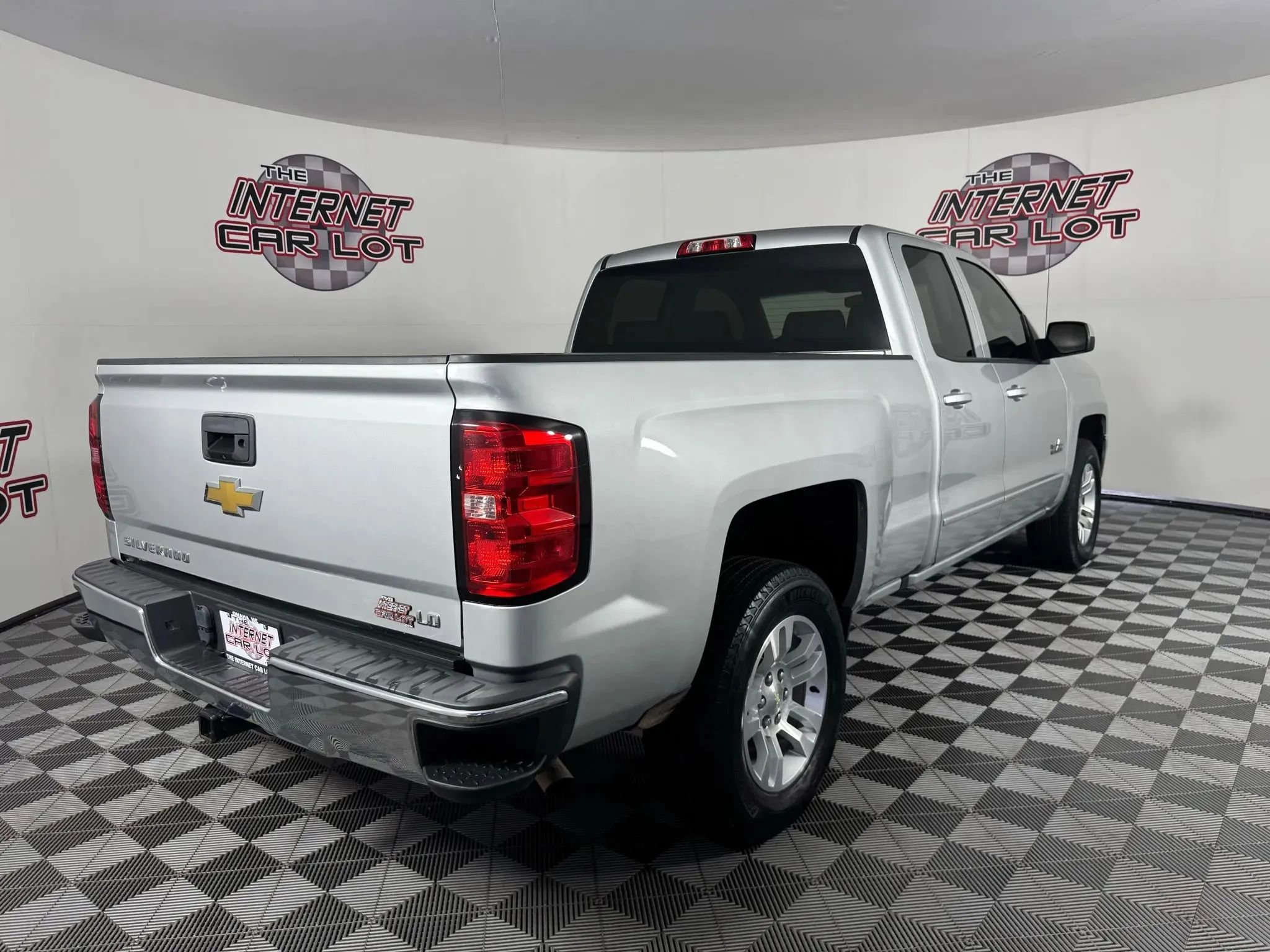 Used 2019 Chevrolet Silverado 1500 LT w/ Texas Edition RWD image 7