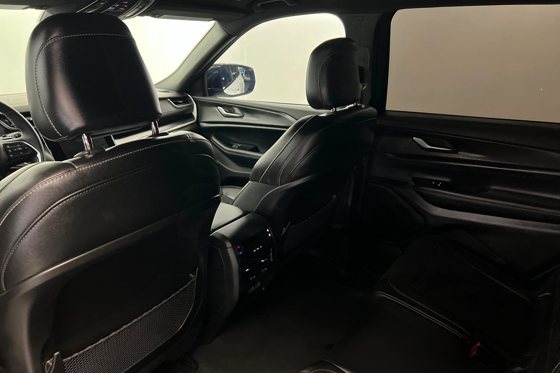 Certified 2024 Jeep Grand Cherokee L Laredo AWD/4WD image 19