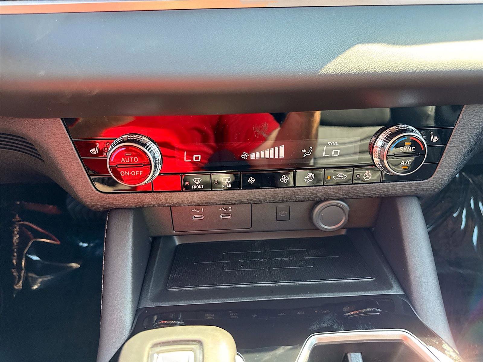 New 2026 Mitsubishi Outlander SE image 14