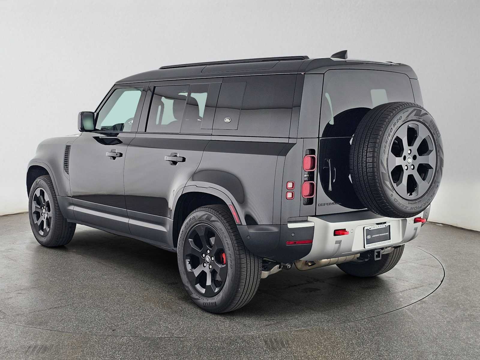 Used 2022 Land Rover Defender 110 S AWD/4WD image 3