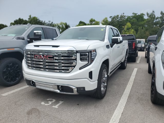 Used 2024 GMC Sierra 1500 Denali w/ Denali Reserve Package RWD image 5