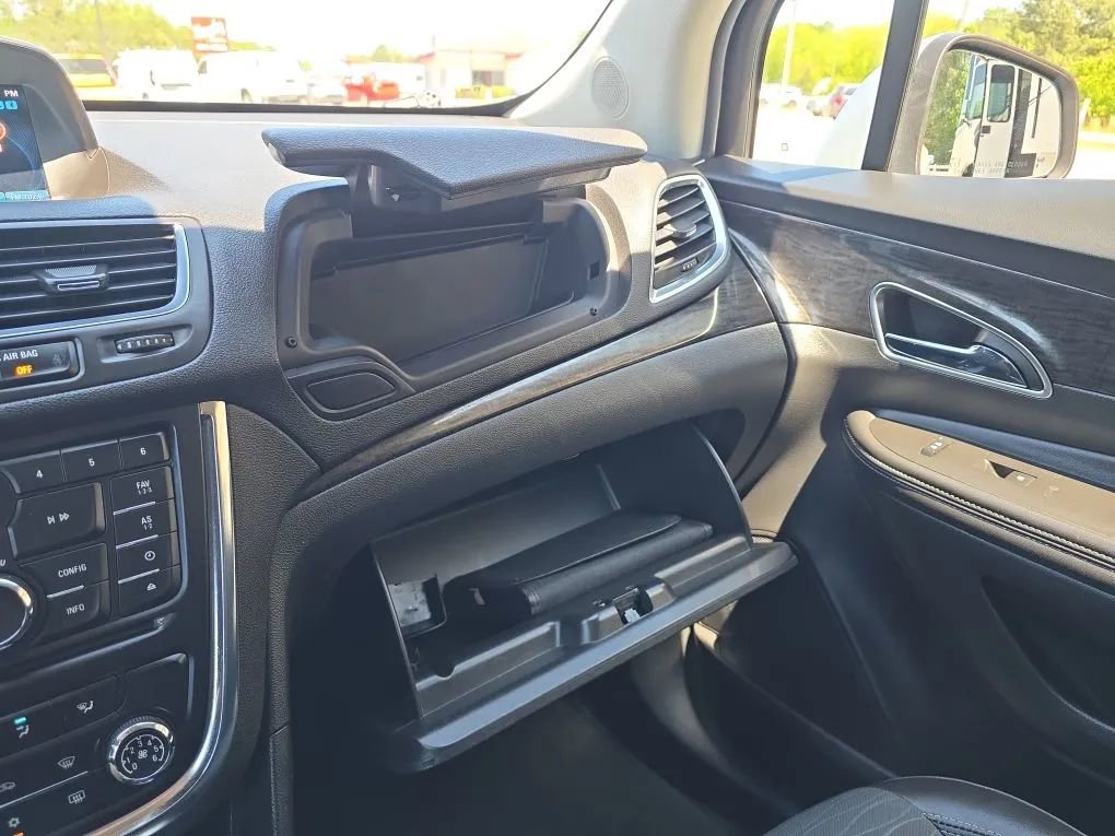 Used 2016 Buick Encore AWD image 32