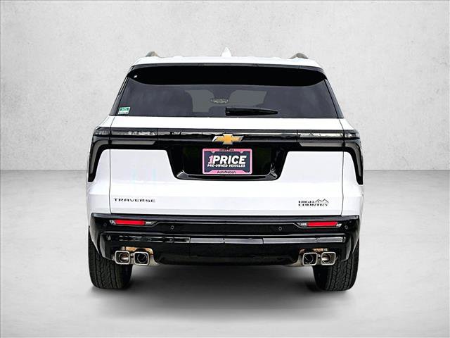 Used 2026 Chevrolet Traverse High Country FWD image 4