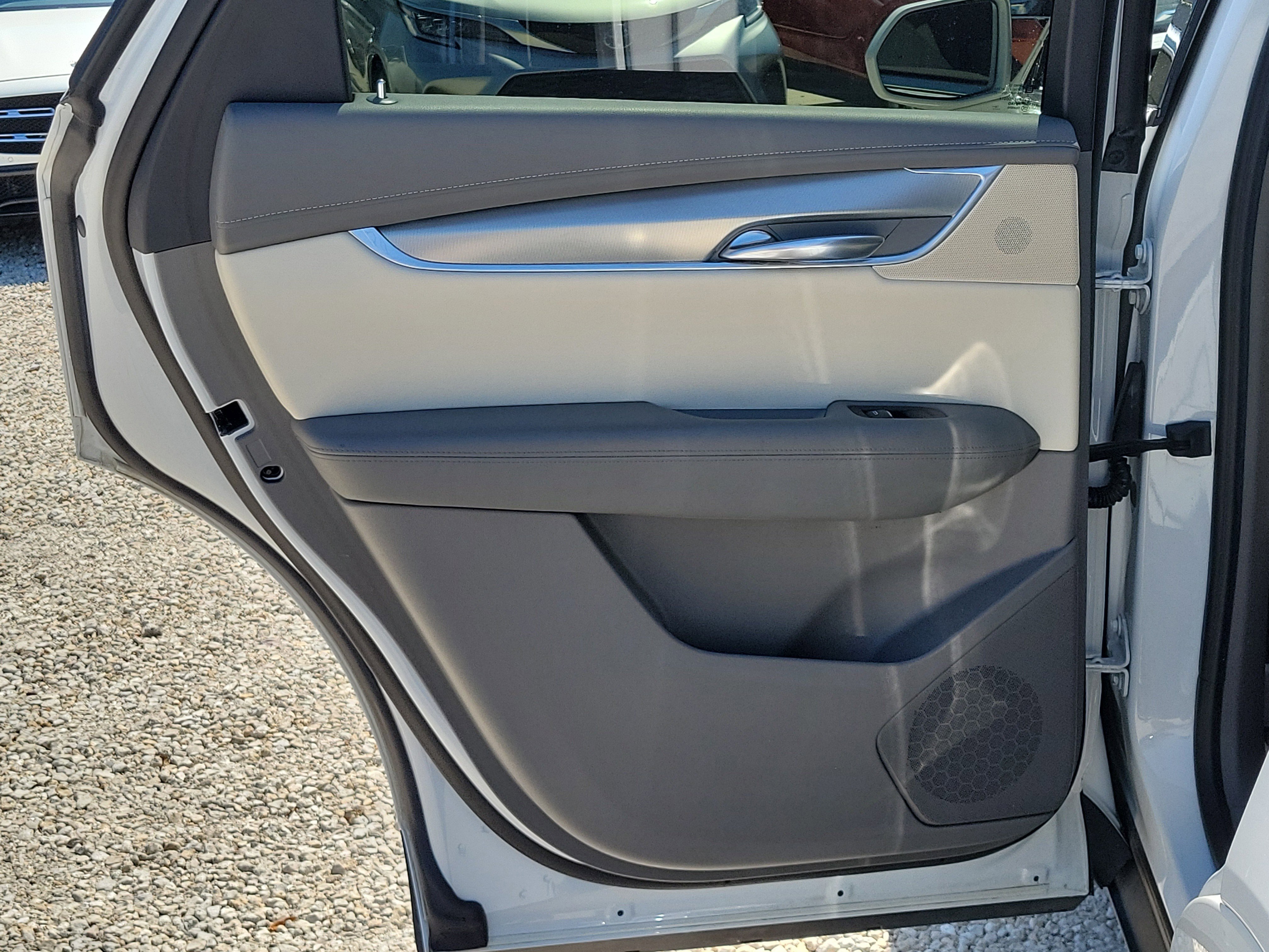 Used 2017 Cadillac XT5 Premium Luxury w/ LPO, Wheel Lock Package image 13