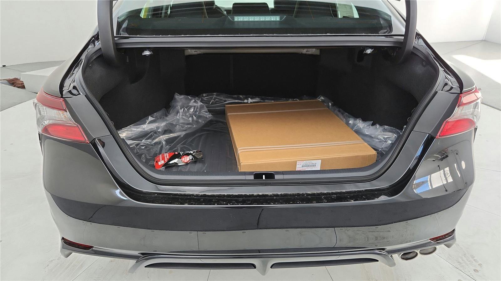 Certified 2024 Toyota Camry SE w/ Cold Weather Package FWD image 14